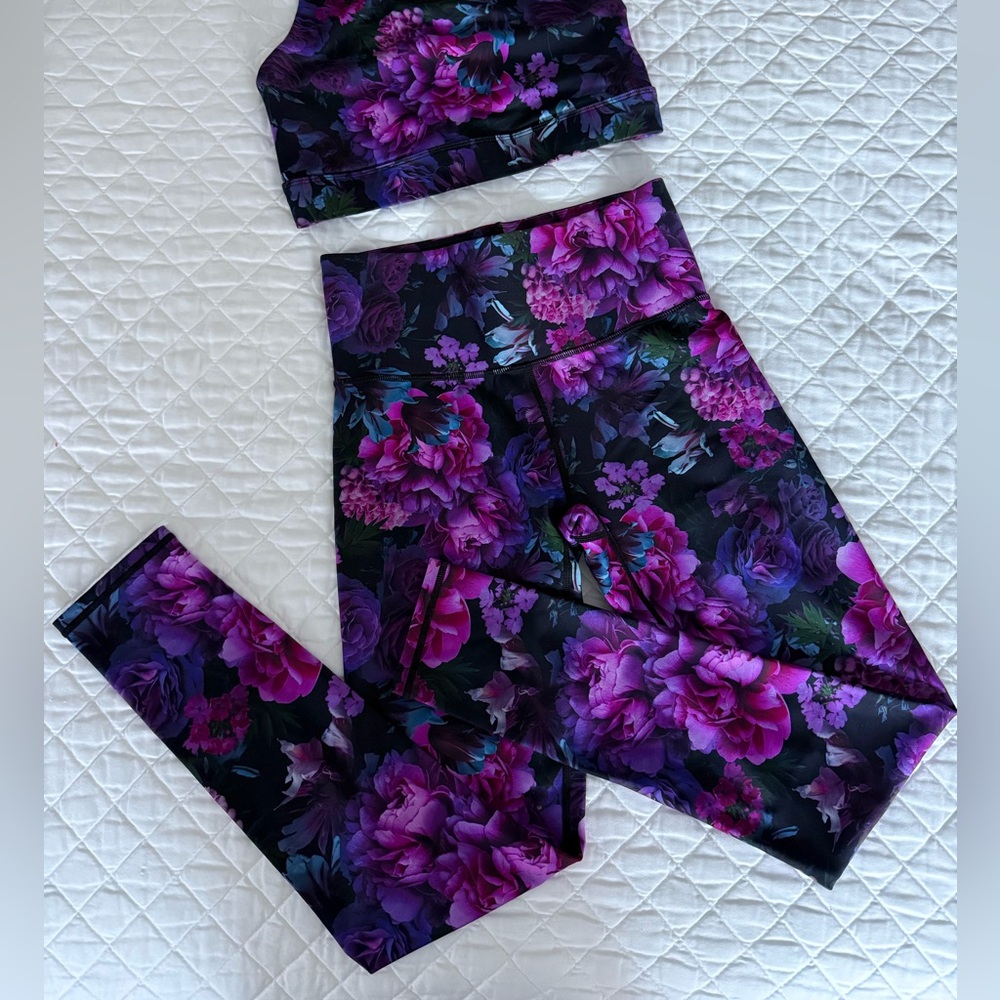 Terez DuoKnit Activewear - Leggings in FLORAL NOIR - Picture 4 of 8